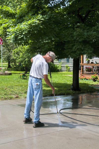 Driveway Concrete Cleaning in Port Charlotte